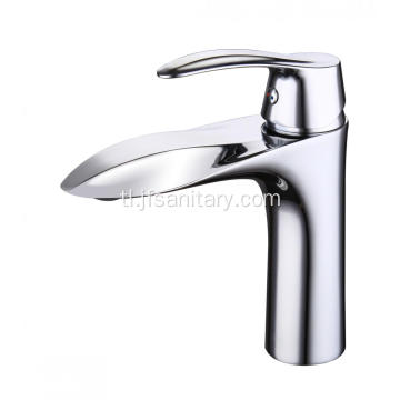 Polished chrome sink tap para sa wash basins.